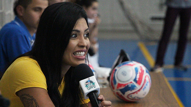 Aline Calandrini, ex-jogadora da seleção brasileira e atual comentarista | Fotos: Silchya Rodrigues