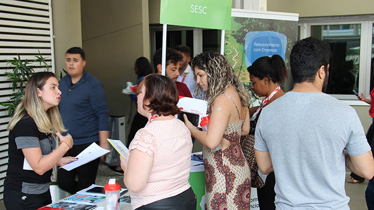 Estande do Sesc na Feira de Benefícios C&A