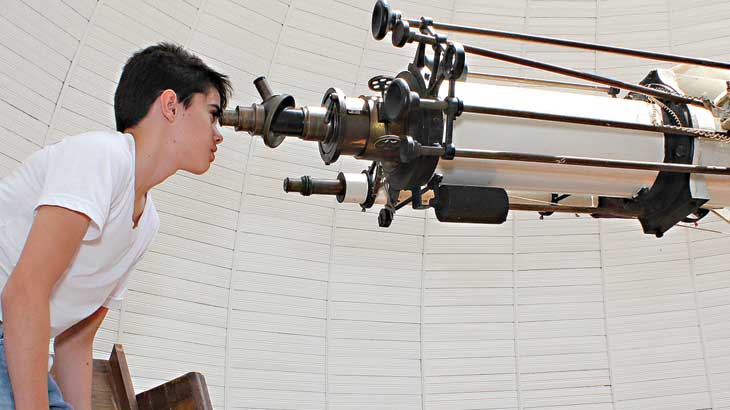 Olhos para o futuro: um universo de novas profissões / Foto: Marcos Santos/USP Imagens