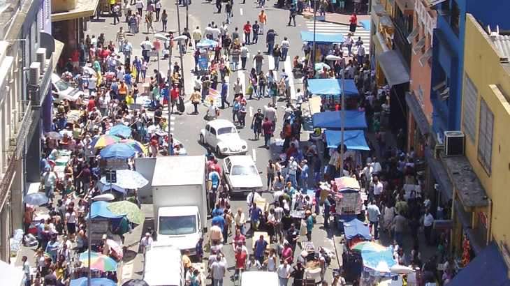 Rua 25 de Março, em São Paulo: local atrai gente de todo o país / Foto: Divulgação