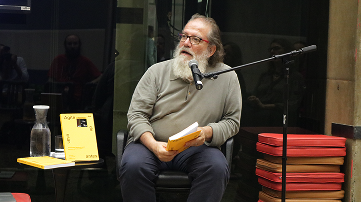 Luiz Guilherme Vergara em palestra oferecida ao público no Sesc Santos | Foto: Danny Abensur